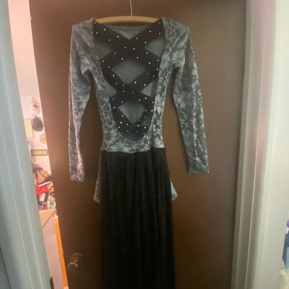 Dress costume
